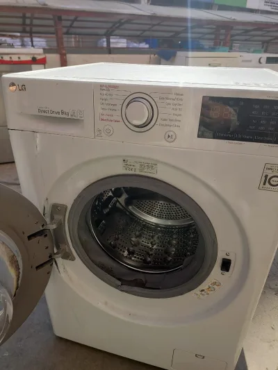 Servise alınmış çamaşır makinesi, kapak ve tambur kontrolü